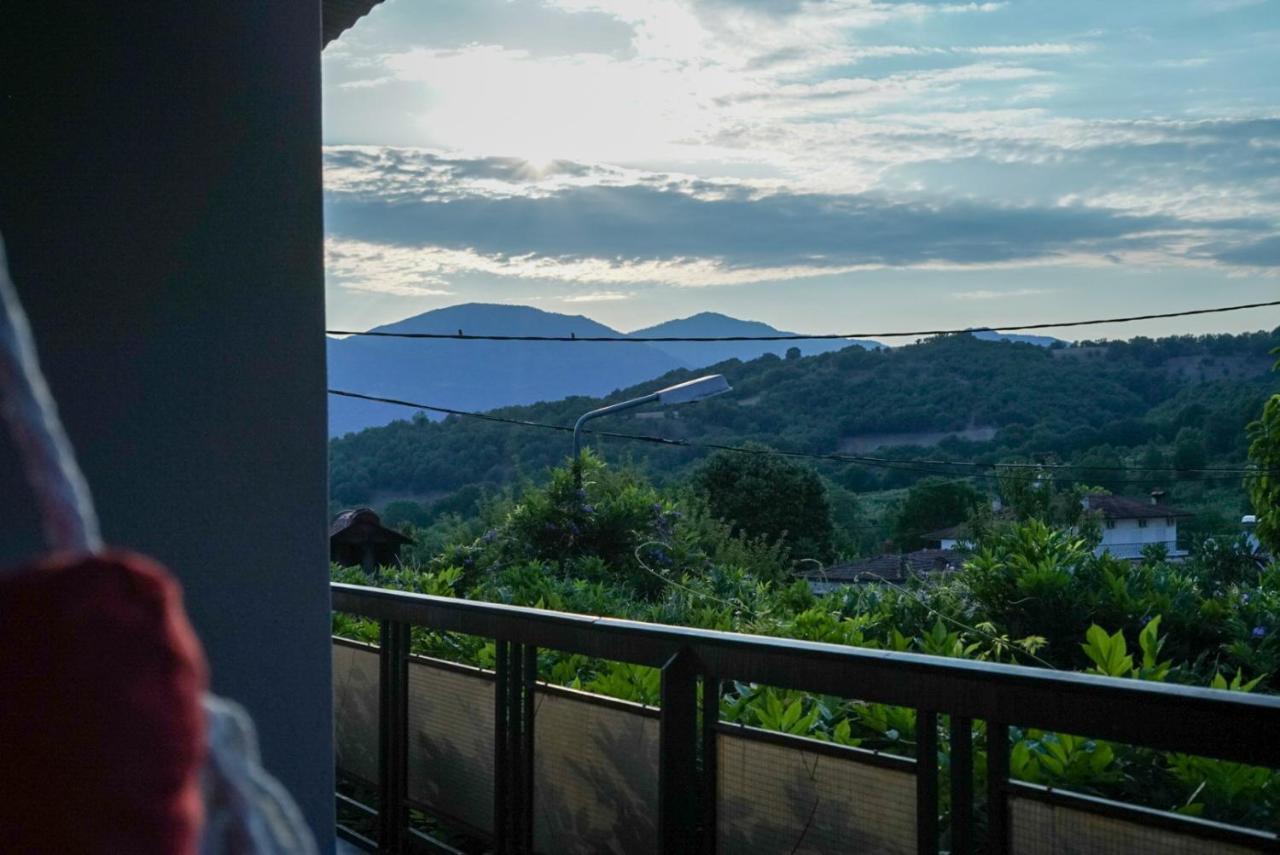Arados Family Residence กาลัมปากา ภายนอก รูปภาพ